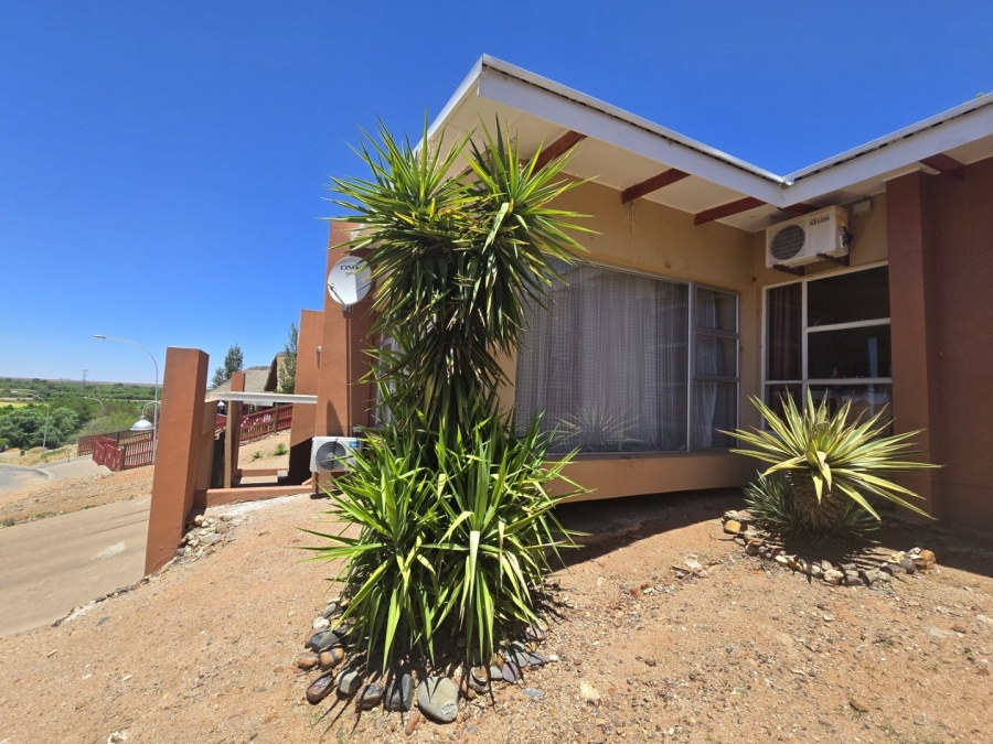 4 Bedroom Property for Sale in Keidebees Northern Cape